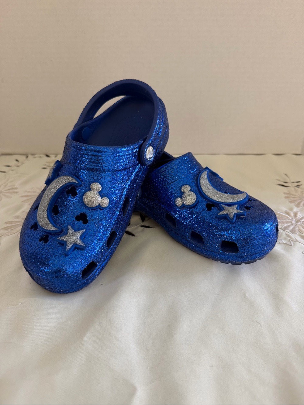 Disney Make a Wish Mickey Blue Glitter Crocs W8